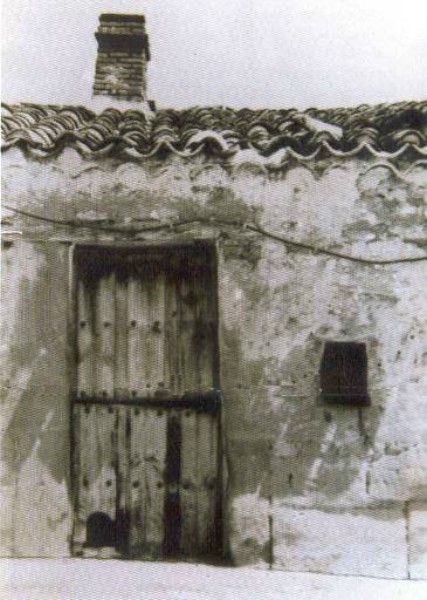 En esta m�s que humilde vivienda, naci� hace poco m�s de 100 a�os y vivi� de peque�a Sor Eusebia. El hogar era tan pobre que su padre, Agust�n, ped�a limosna por los pueblos de la regi�n y Eusebia le acompa�aba.