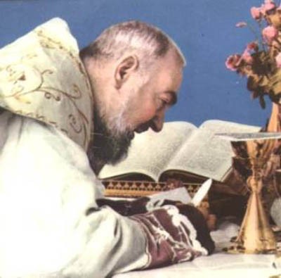 Padre Po de Pietrelcina en Misa