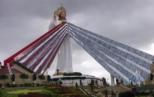 Santuario de la Divina Misericordia en El Salvador, Isla de Mindanao Santuario de la Divina Misericordia en El Salvador, Isla de Mindanao