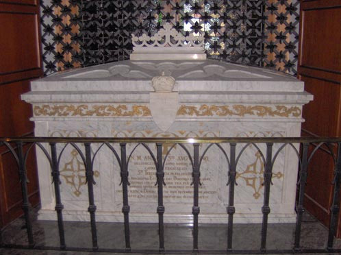 Sepulcro donde reposa el cuerpo INCORRUPTO de la Venerable Madre Ana de San Agust�n